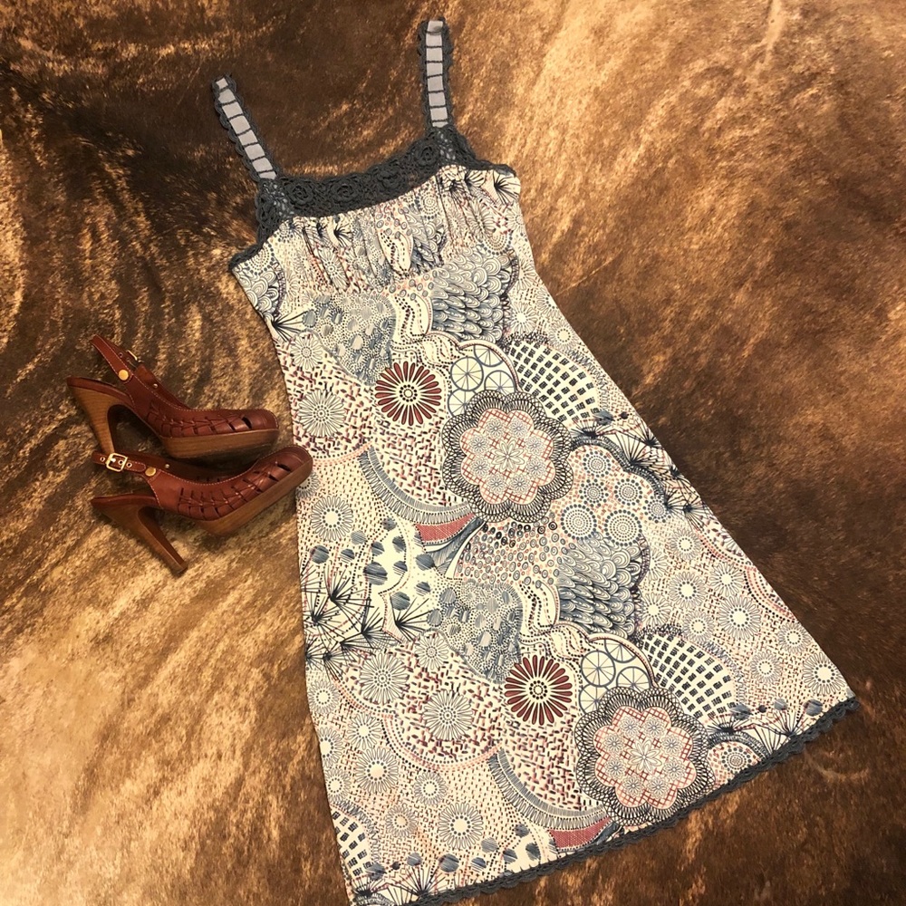 BCBG MAXAZRIA printed dress with crochet detail